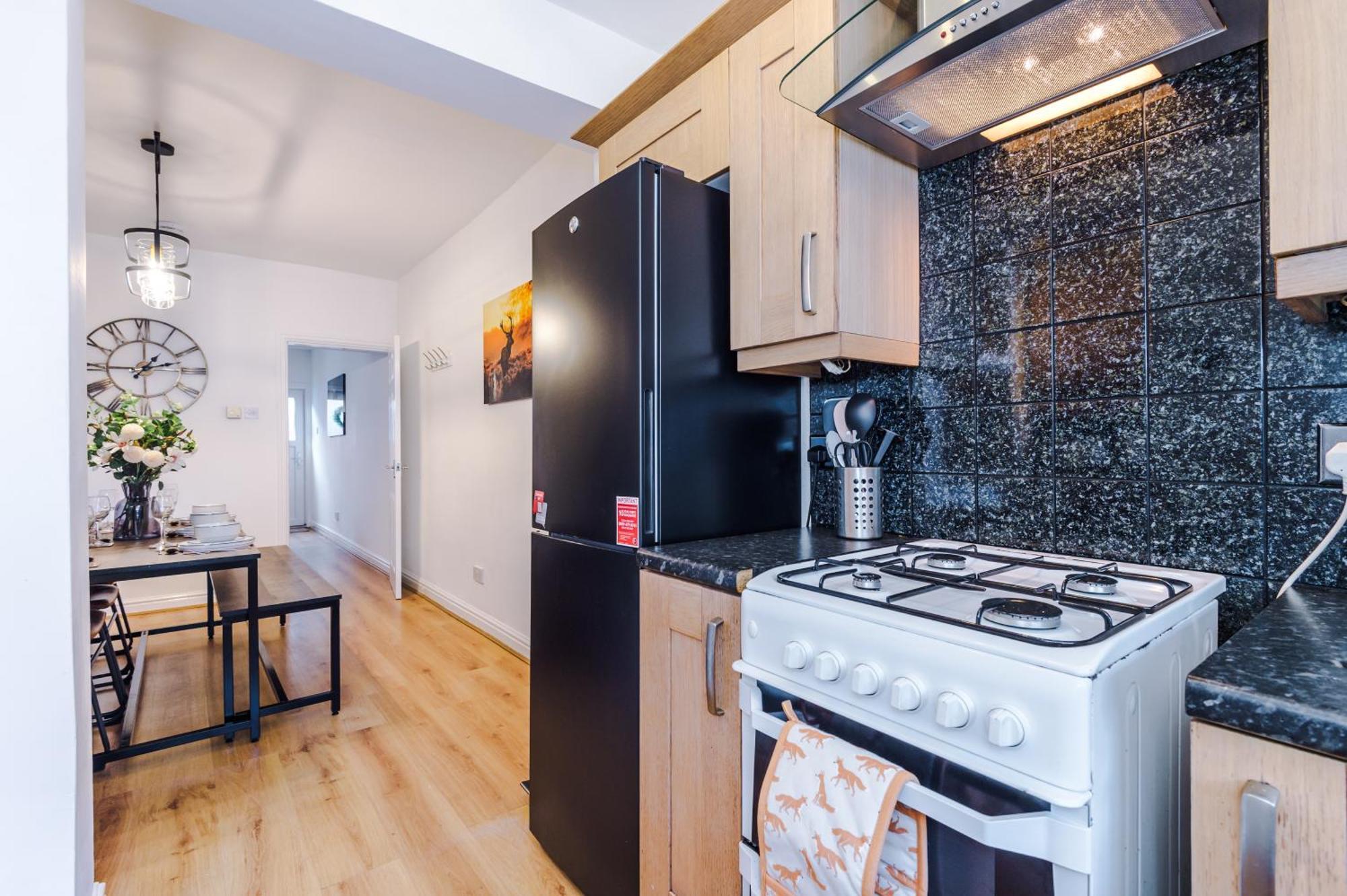 New! Spacious 2-Bed Home In Chester City-Centre By 53 Degrees Property, Ideal For Couples & Small Groups, Great Location - Sleeps 5 外观 照片