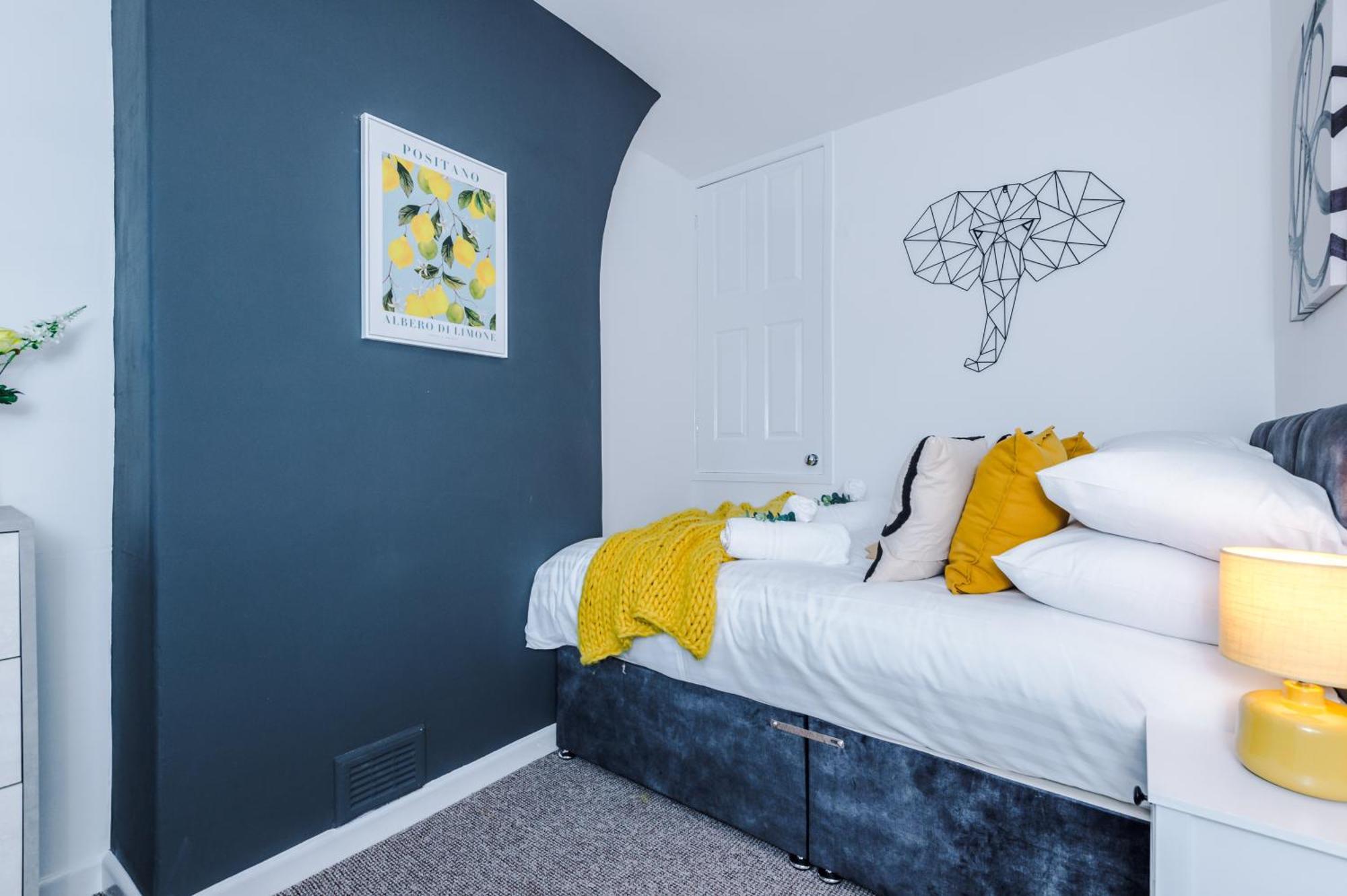 New! Spacious 2-Bed Home In Chester City-Centre By 53 Degrees Property, Ideal For Couples & Small Groups, Great Location - Sleeps 5 外观 照片